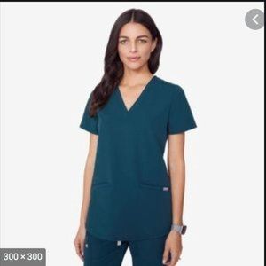 FIGS two pocket scrub top